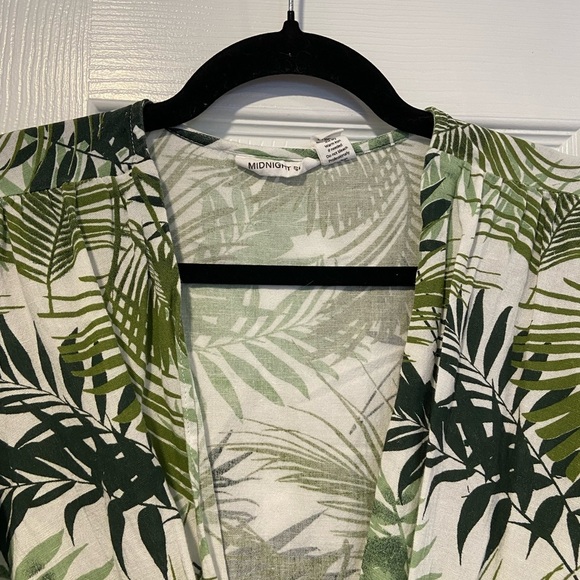 Midnight Sky Size M Tropical Palm Linen Blend Tie Front 3/4 Sleeve Crop Top - Picture 2 of 12